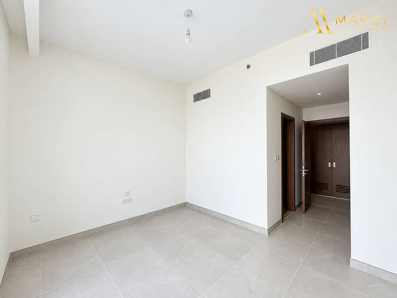 5 Bright apartment with canal view-14. png