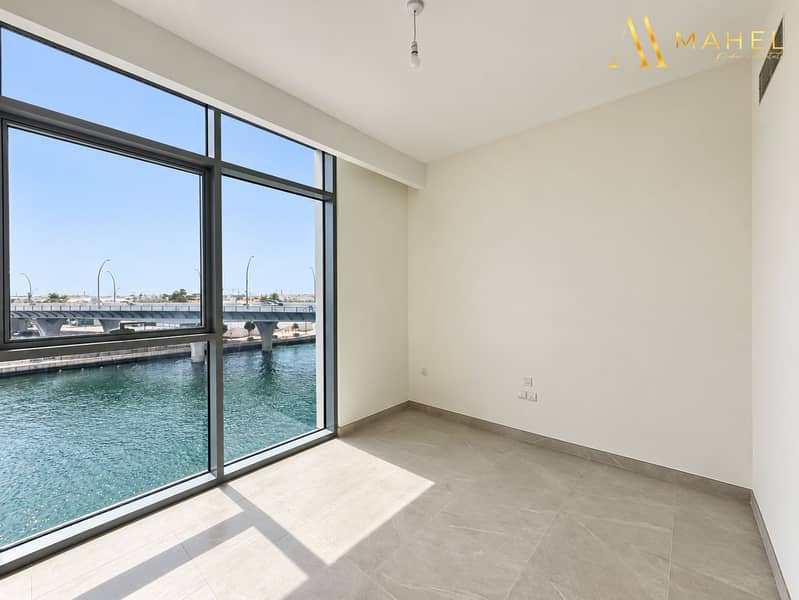 7 Bright apartment with canal views-15. png
