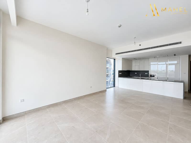18 Refined apartment interior with canal views-4. png