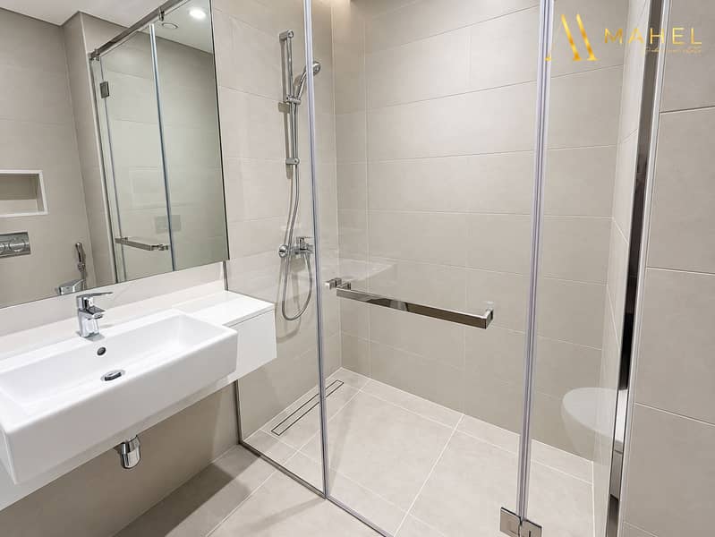 21 Refined canal-view apartment interior-16. png