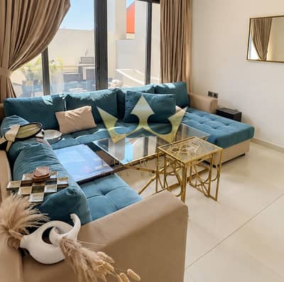 Townhouse de 3 chambres à à louer à DAMAC Hills 2 (Akoya by DAMAC), Dubai - Sunlit Teal Sofa Living Room. png Townhouse de 3 chambres à à louer à DAMAC Hills 2 (Akoya by DAMAC), Dubai - Sunlit Teal Sofa Living Room. png