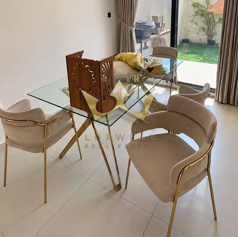 2 Elegant Sunlit Dining Nook. png