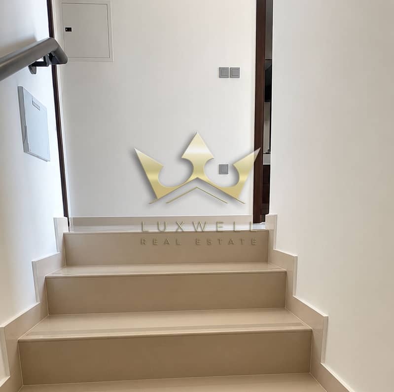 5 Modern Minimalist Stairway and Hallway. png
