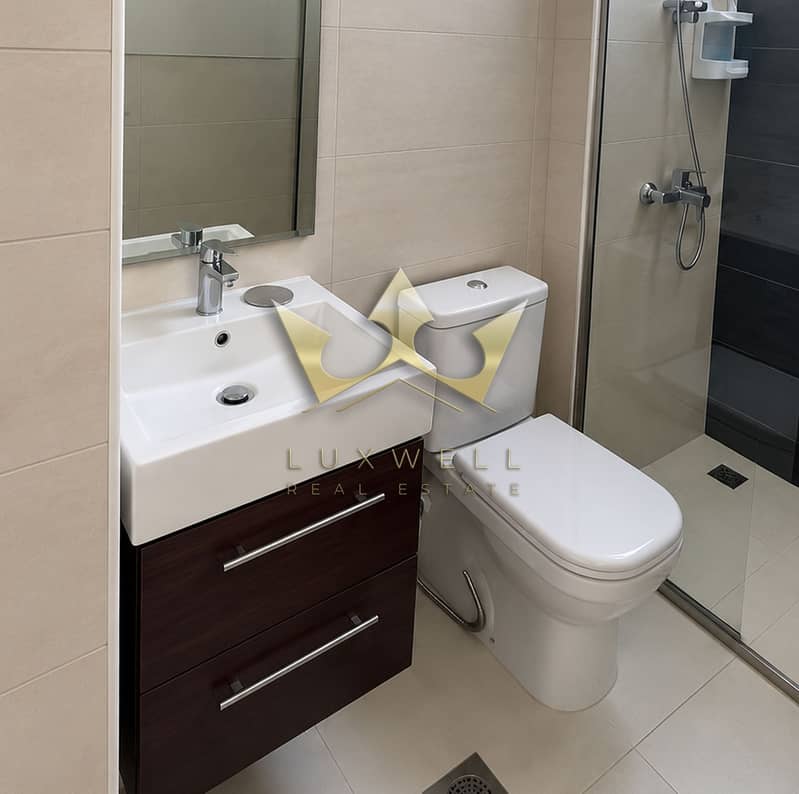 7 Modern Minimalist Bathroom Interior. png