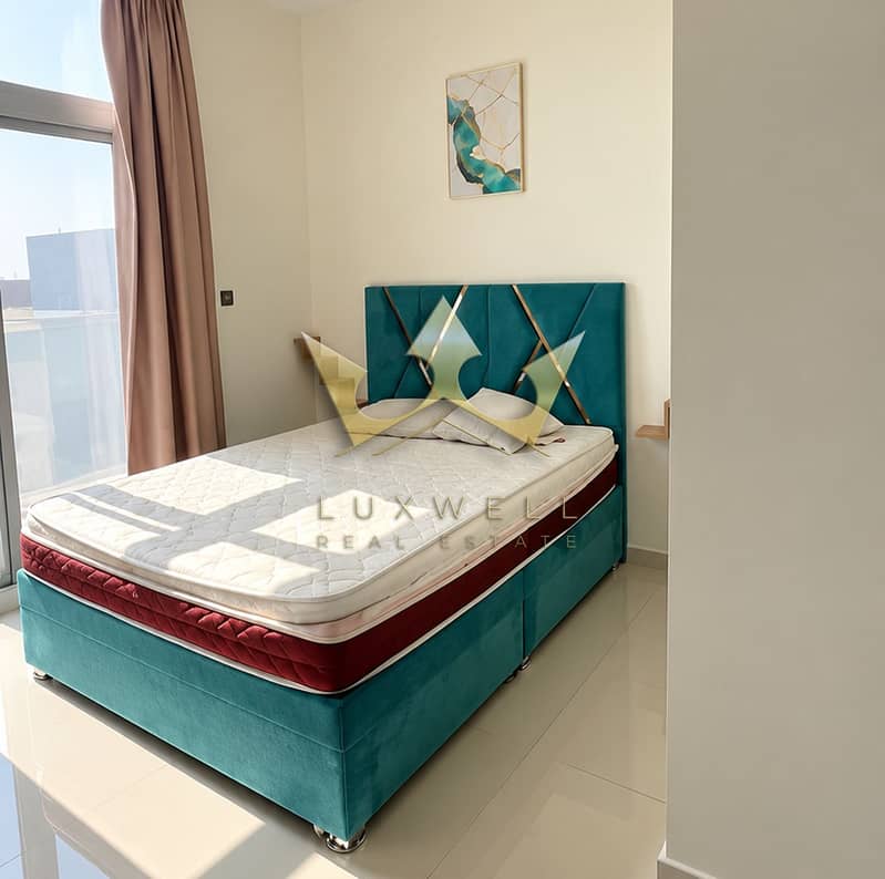 8 Sunlit Teal Geometric Bedroom. png