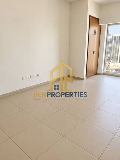 استوديو للايجار في جزيرة الريم، أبوظبي - 12-Room-and-window. png استوديو للايجار في جزيرة الريم، أبوظبي - 12-Room-and-window. png