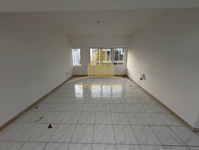 2 Bedroom Flat for Rent in Hamdan Street, Abu Dhabi - WhatsApp Image 2026-10-14 at 13.12. 44 (2). jpeg 2 Bedroom Flat for Rent in Hamdan Street, Abu Dhabi - WhatsApp Image 2026-10-14 at 13.12. 44 (2). jpeg