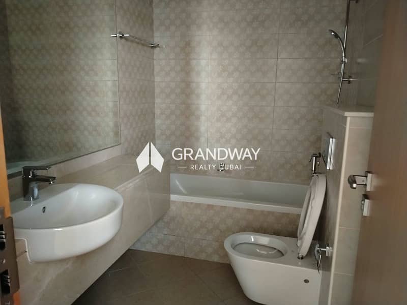 7 Spacious 2 BR Apartment I Balcony View I JVC — photo 7