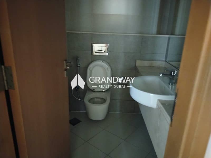12 Spacious 2 BR Apartment I Balcony View I JVC — photo 12