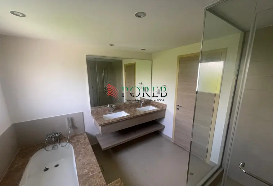 Landscaped | Vacant End Oct | Back-to-Back Villa