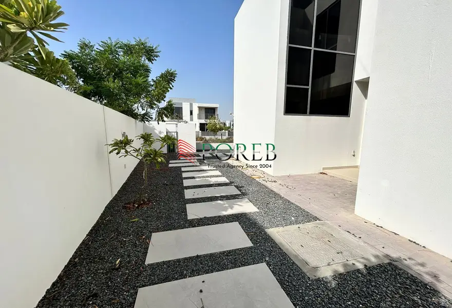 Landscaped | Vacant End Oct | Back-to-Back Villa