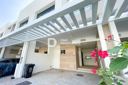 3 Bedroom Townhouse for Rent in DAMAC Hills, Dubai - Furnished | Close to Exit | Contemporary Design