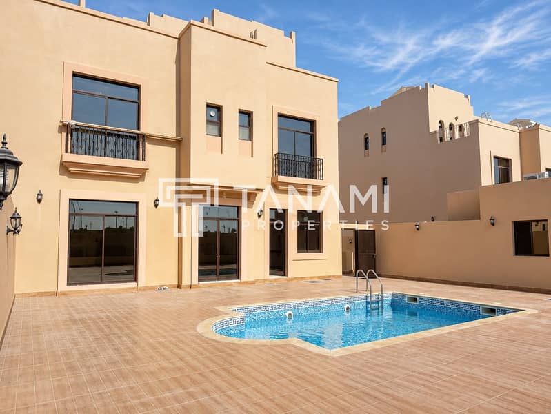 10 Modern Villa Pool Courtyard. png