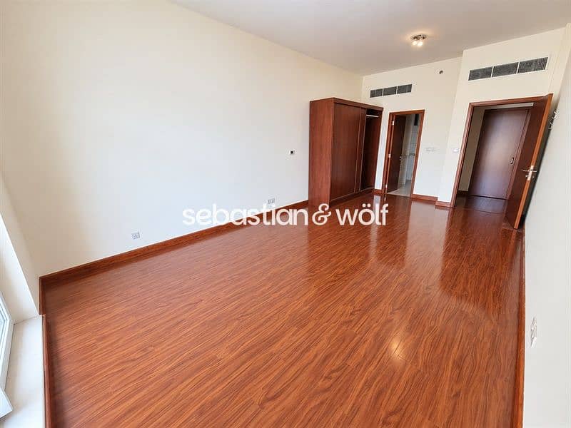 5 05_primary_bedroom. jpg