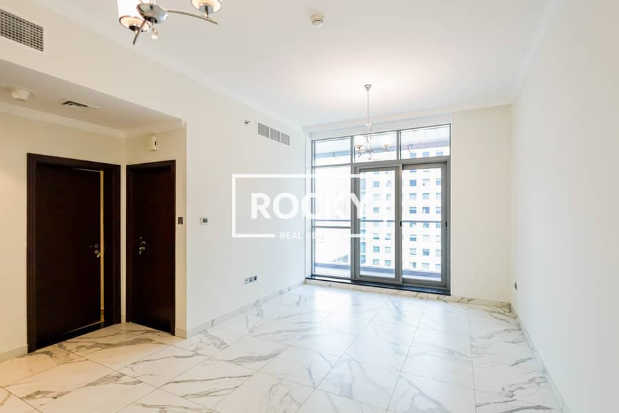 2 ART 18 - living area (3). jpg