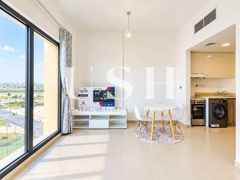 2 Bright Modern Apartment with Kitchen Nook. png
