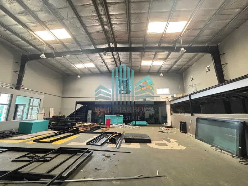 HIGH CEILING EASY ACCESS TO SZR | ANY BUSINESS ARE WELCOME