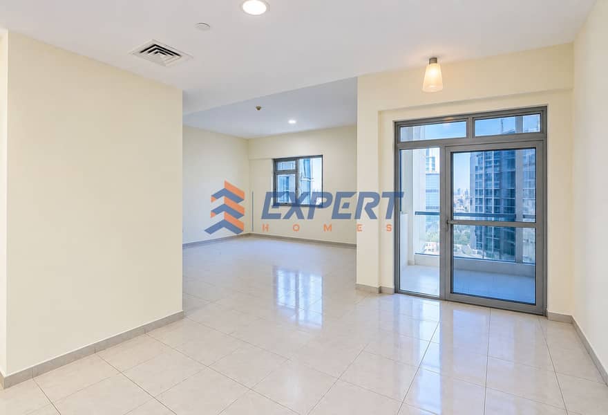 2 Bright Empty Apartment with City Views. png