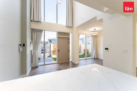2 Bedroom Townhouse for Rent in Rukan, Dubai - Corner | Luxury | Great Location | Maids | Fitted