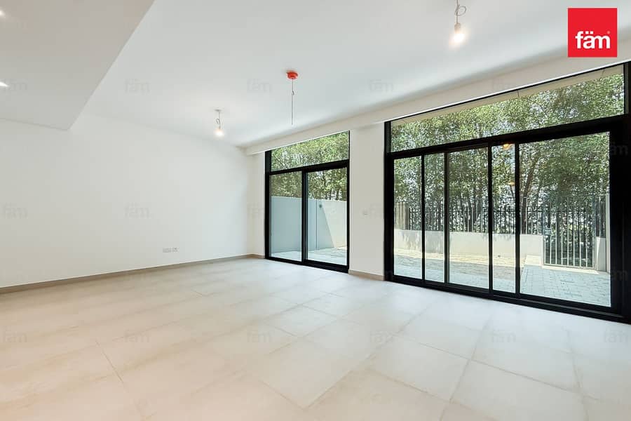 Landscaped | Single Row | Kitchen Goods Incl. Landscaped | Single Row | Kitchen Goods Incl.