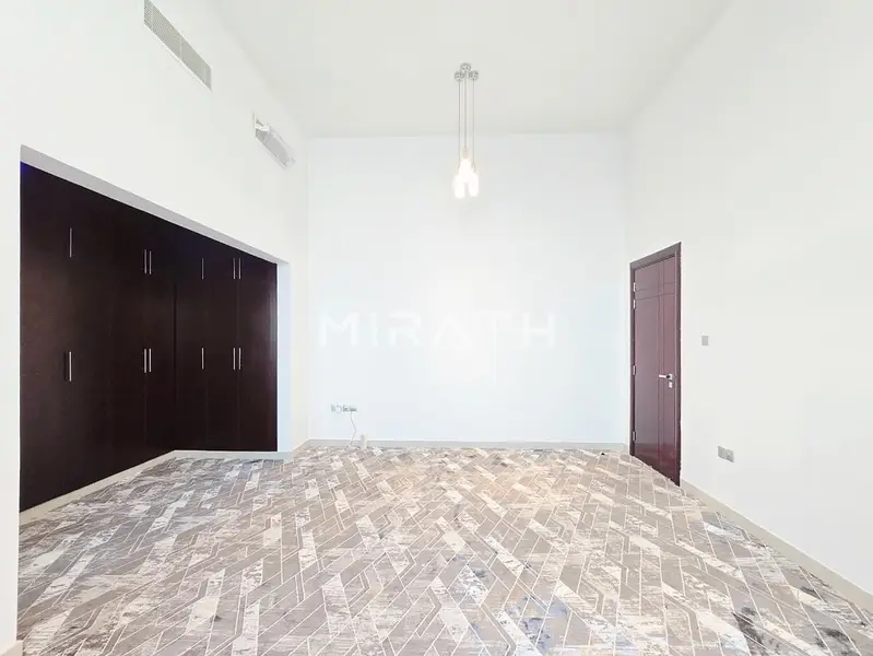 EXCLUSIVE MODERN VILLA IN PRESTIGIOUS LOCATION