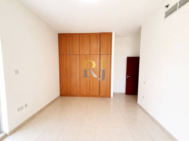 10 cece62a1-cc2e-4691-bcf2-7526b6860cc9. jpg