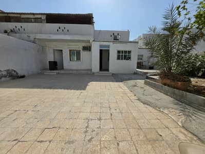 4 Bedroom Villa for Rent in Al Sabkha, Sharjah - cd5f1351-dc73-428b-a046-1e04e9667ae3. jpeg 4 Bedroom Villa for Rent in Al Sabkha, Sharjah - cd5f1351-dc73-428b-a046-1e04e9667ae3. jpeg