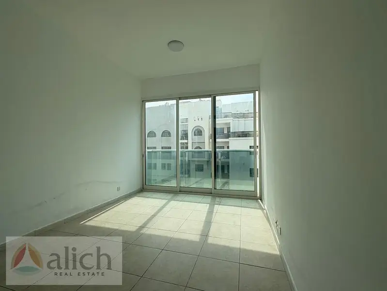 Unoccupied Unit | Middle Floor | Ideal Location