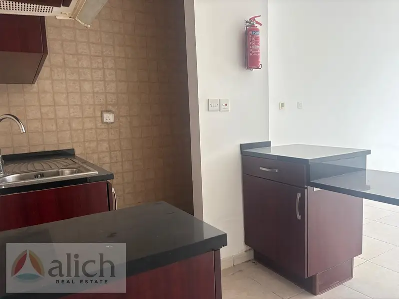 Unoccupied Unit | Middle Floor | Ideal Location