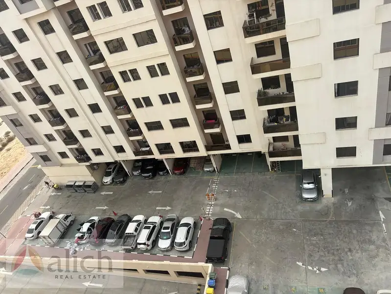 Unoccupied Unit | Middle Floor | Ideal Location