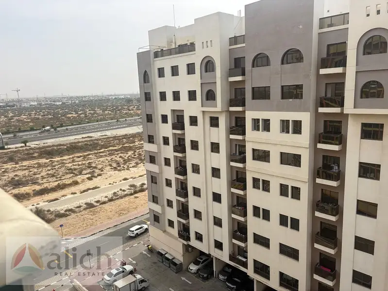 Unoccupied Unit | Middle Floor | Ideal Location