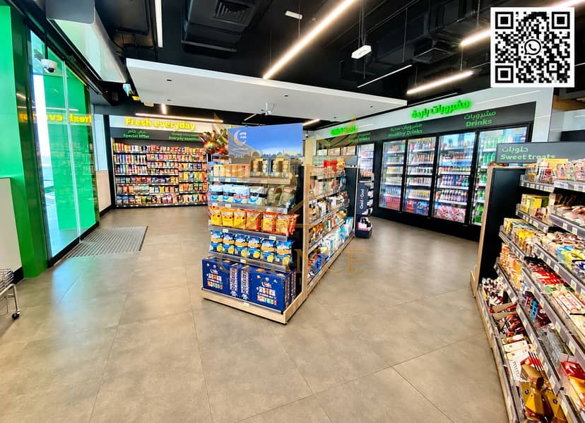 4 Modern Convenience Store with Fresh Everyday Promotions. png