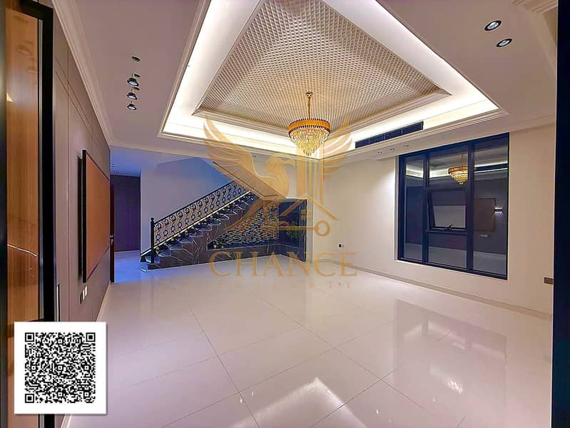 9 Villa_Photo_01_QR. jpg