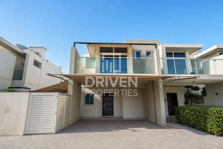 3 Bedroom Townhouse for Sale in DAMAC Hills 2 (Akoya by DAMAC), Dubai - Upgraded and Extended | Corner Unit | VOT
