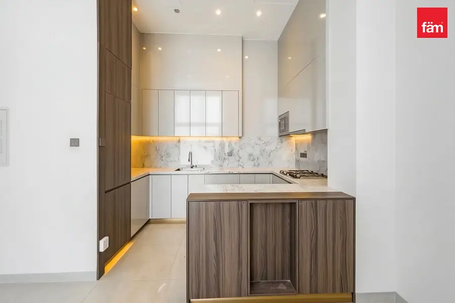 Brand New | Spacious | Vacant | Close to Exit