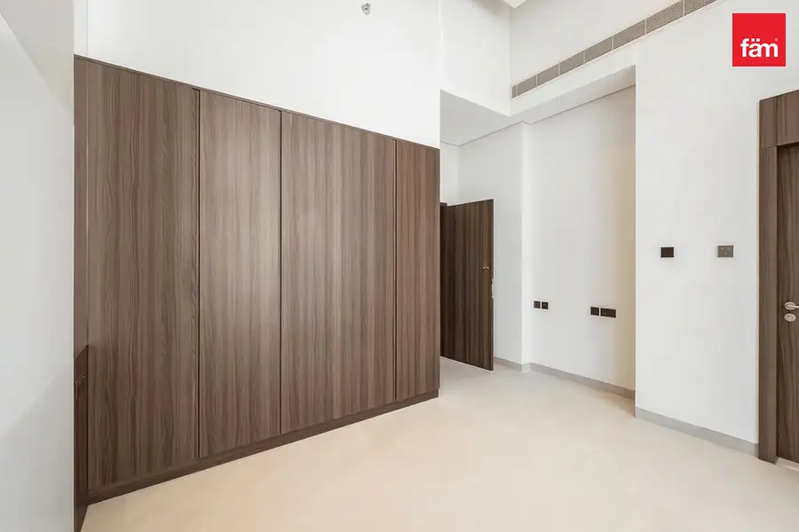Brand New | Spacious | Vacant | Close to Exit