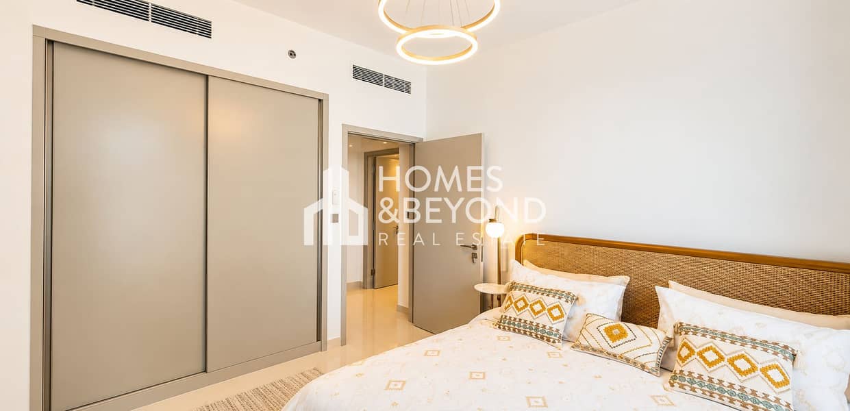 12 Modern Minimalist Bedroom Retreat. png