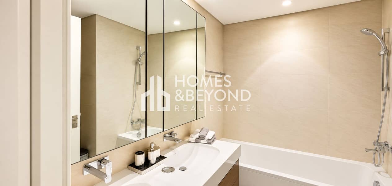 16 Modern Neutral Minimalist Bathroom. png