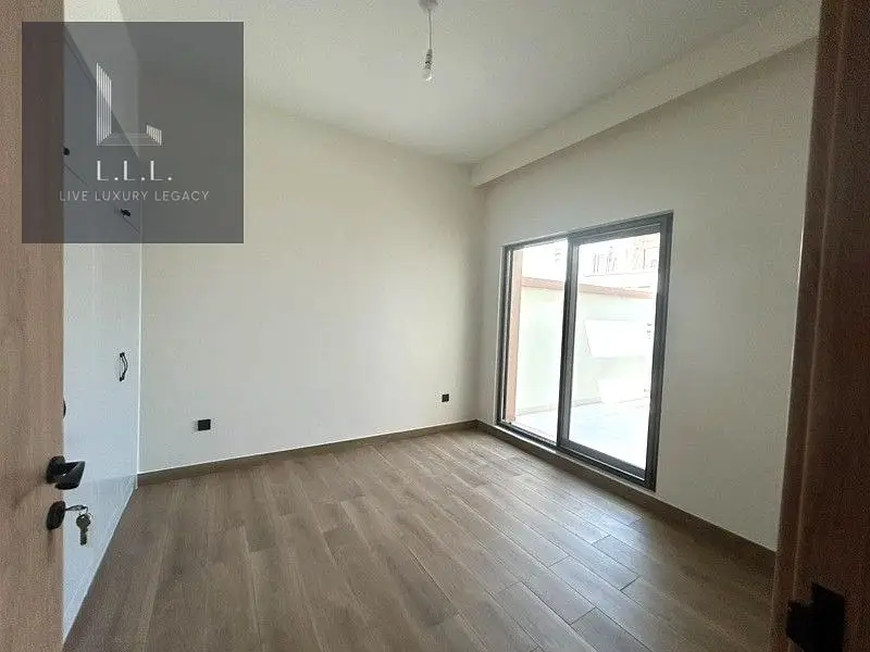 3BR Villa | Costa Brava | Balcony & Community View