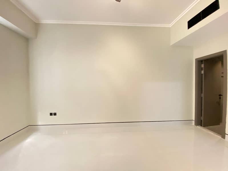 8 33528. jpg