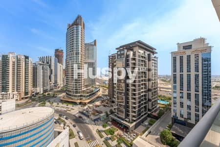 2 Bedroom Apartment for Sale in Business Bay, Dubai - Vacant | Maid's Room | Mid Floor