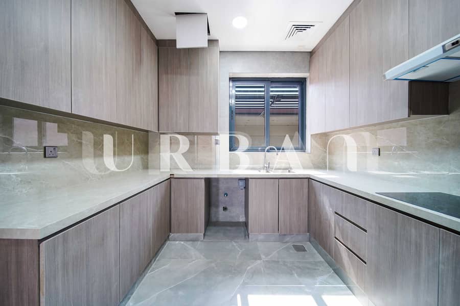5 ADU00099. JPG