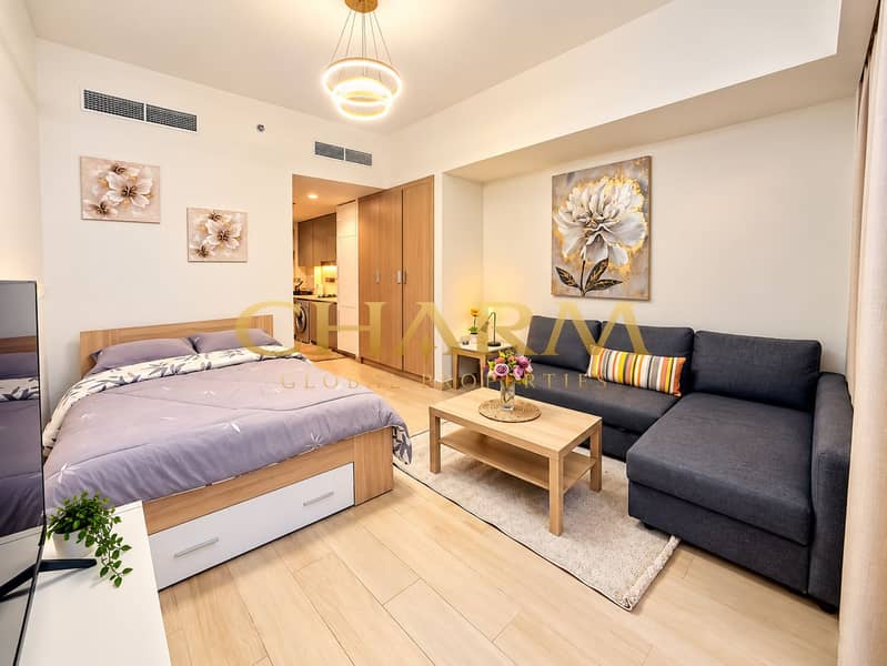 Cozy Modern Studio with Floral Accents. png Cozy Modern Studio with Floral Accents. png