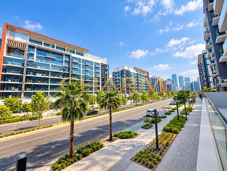 10 Sunny Modern Boulevard Skyline. png