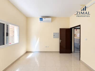 2 Slaapkamers Appartement te Huur in Bu Tina, Sharjah - 35EFCA62-F68D-45F0-8309-5B85C9A3A293. png 2 Slaapkamers Appartement te Huur in Bu Tina, Sharjah - 35EFCA62-F68D-45F0-8309-5B85C9A3A293. png