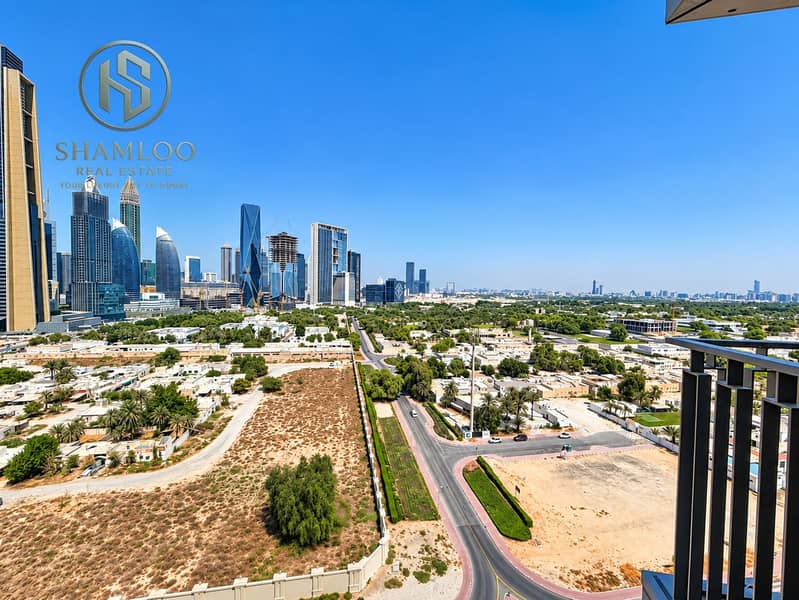 8 Panoramic Balcony View of Dubai Skyline. png