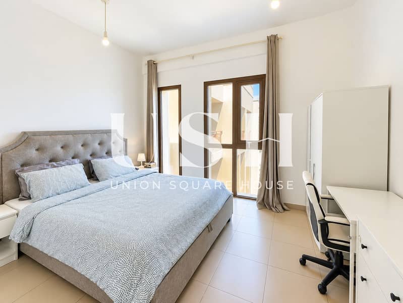 3 Bright Modern Bedroom with Workspace. png