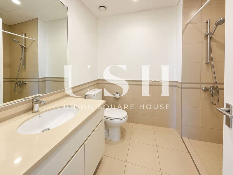 7 Minimalist Neutral-Toned Bathroom Interior. png