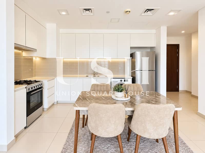 8 Modern Minimalist Kitchen Dining Interior. png