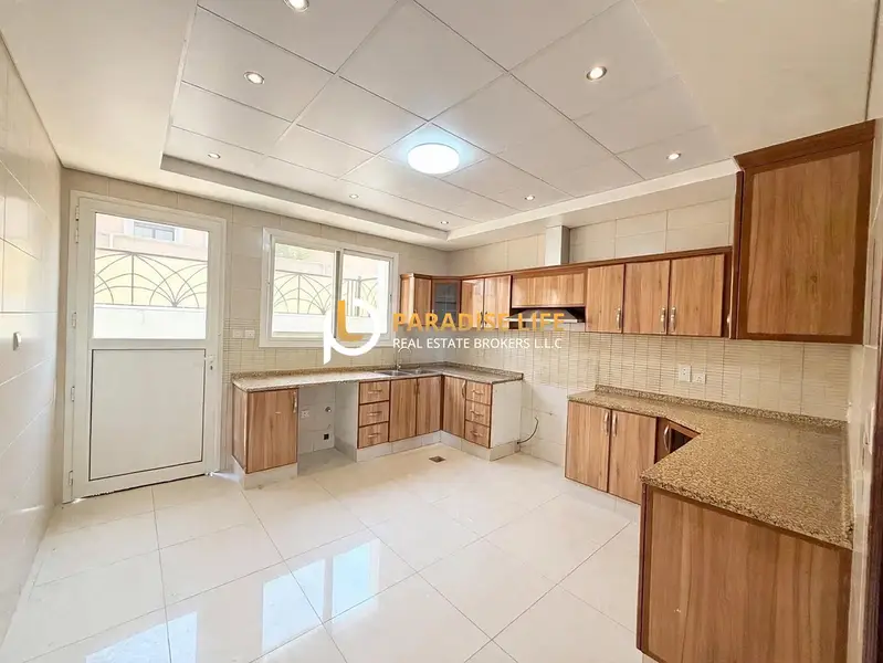 Elegant Corner Villa for Rent | 3 En-Suite Bedrooms + Maid’s Room | Covered Parking | AED 135,000